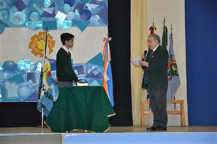 Alumnos de la EADEB y del CIERG prometieron a la Bandera.