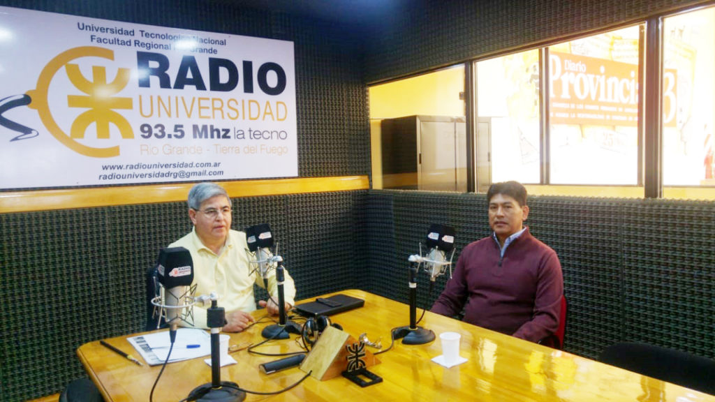 El ingeniero electrónico Javier Valdez, de la UTE TV Fuego-COIVALSA, dialogó con Radio Universidad (93.5 MHZ) sobre el avance del tendido de fibra óptica, y la satisfacción de colocar el broche de oro a la tarea realizada en las 22 provincias argentinas, con esta obra en el extremo sur del país.