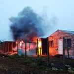 Se incendió obrador y parte de una vivienda en Chacra XIII