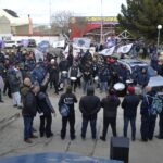 Manifestación contra el tarifazo frente a las oficinas de Camuzzi de Río Grande