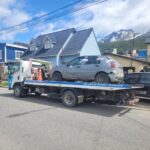 Motociclista embestido por un auto en Ushuaia